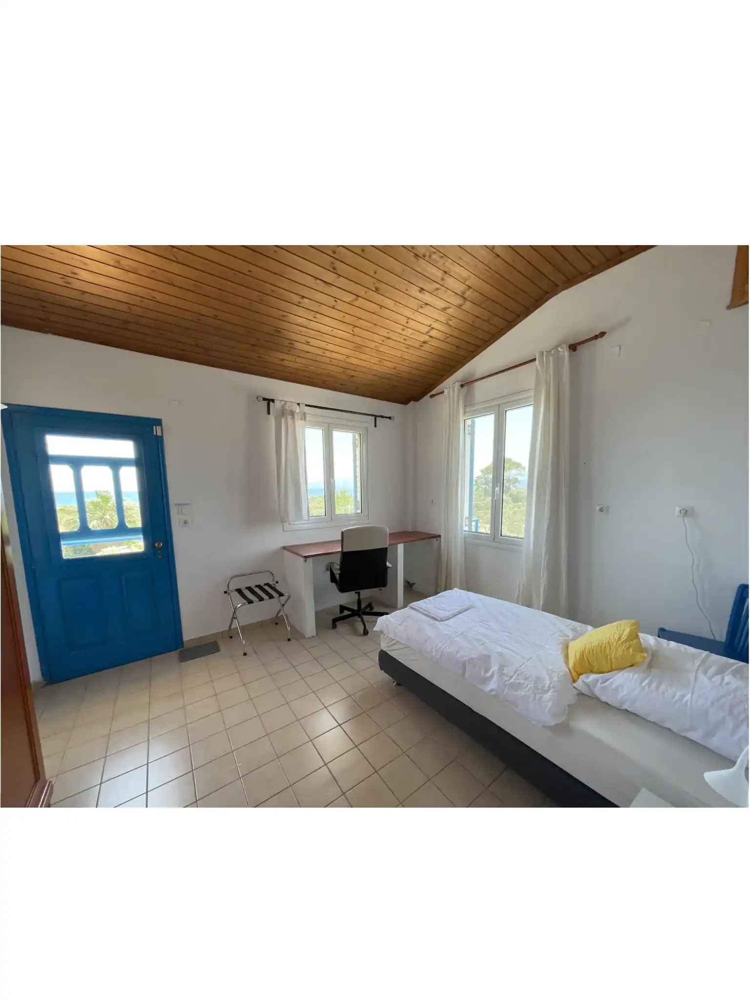 Second bedroom on the upper floor