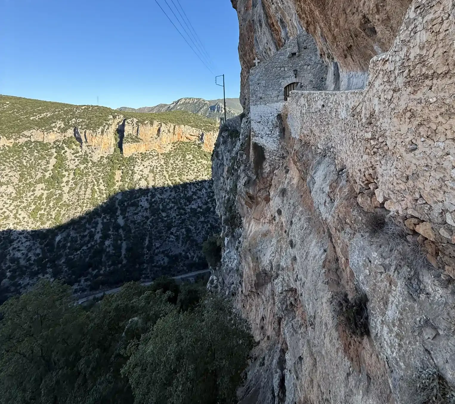 Entrée du monastère d'Eloni