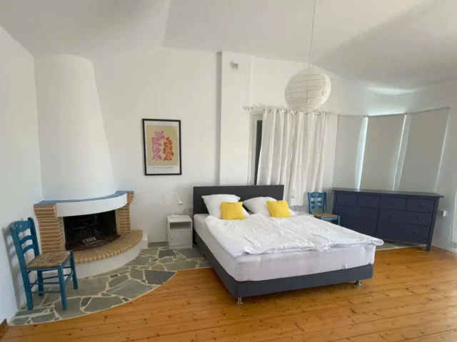 Large Bedroom